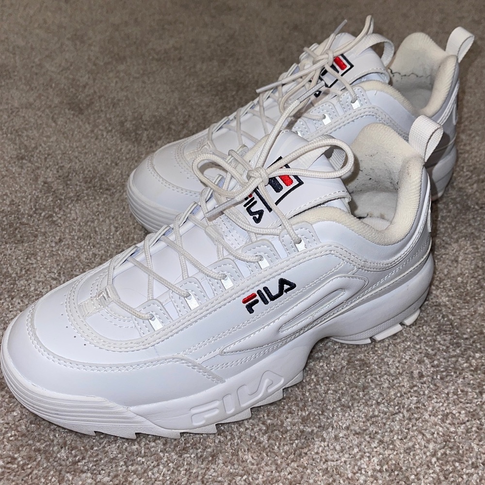 NEW FILA SNEAKERS WITH BOX